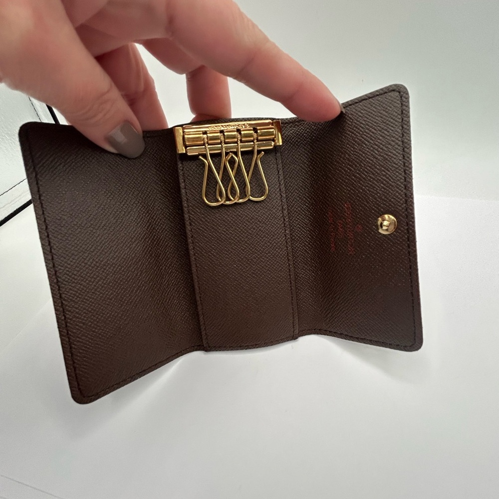 Authentic Louis Vuitton Key holder - Picture 5 of 11